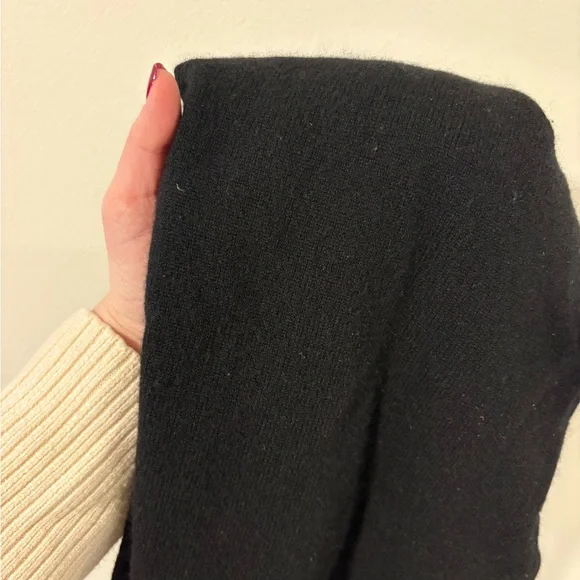 Women’s Peter Millar V-neck Cashmere Sweater XL - Picture 6 of 6